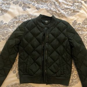 Alo quilted bomber jacket in olive green. Rarely worn!